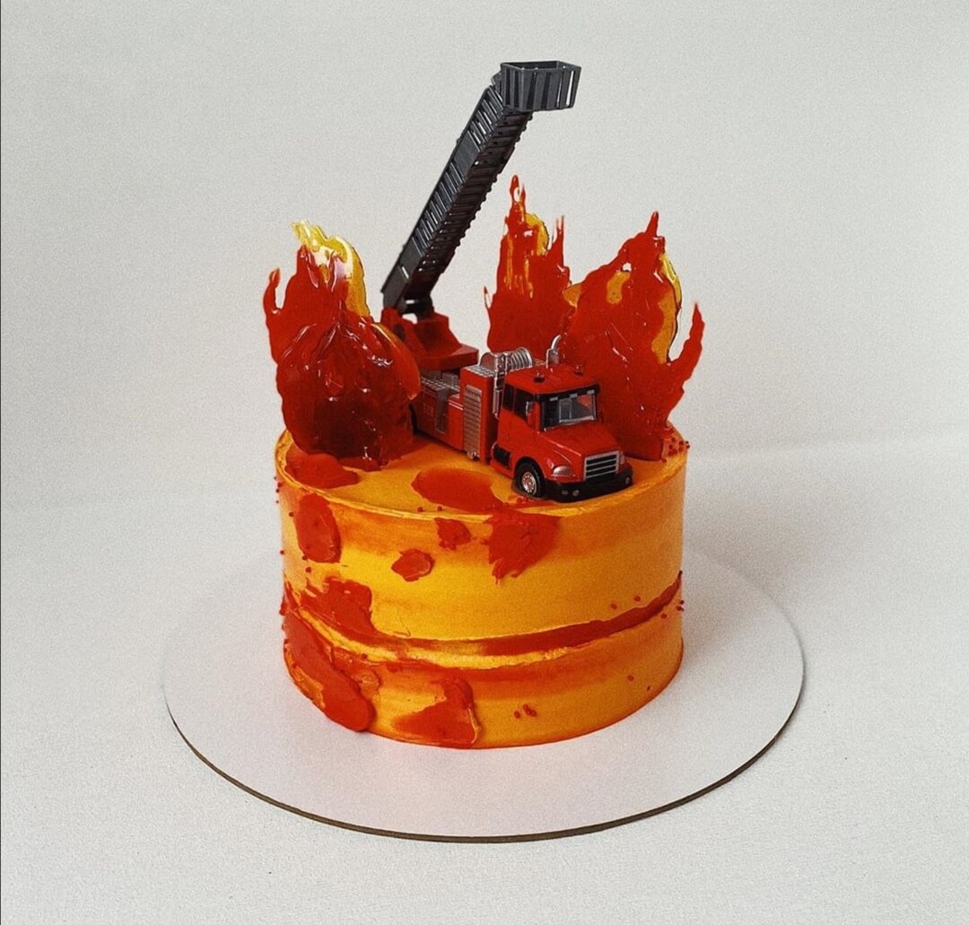 Торт "Пожарная машина"